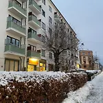 Spacious, Central Apt With Parking